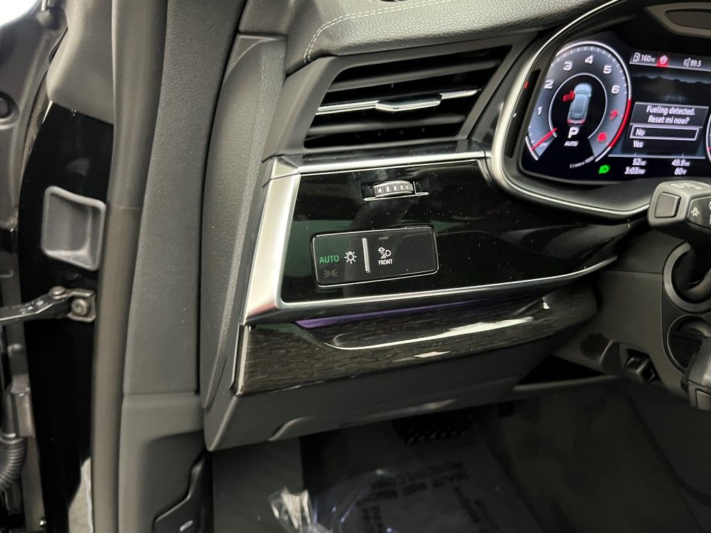 Thumbnail: 2026 Audi Q8 - 27