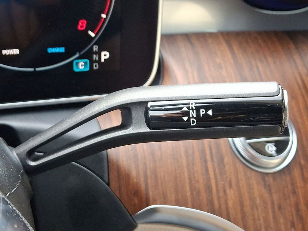 Thumbnail: 2025 Mercedes-Benz C-Class - 11