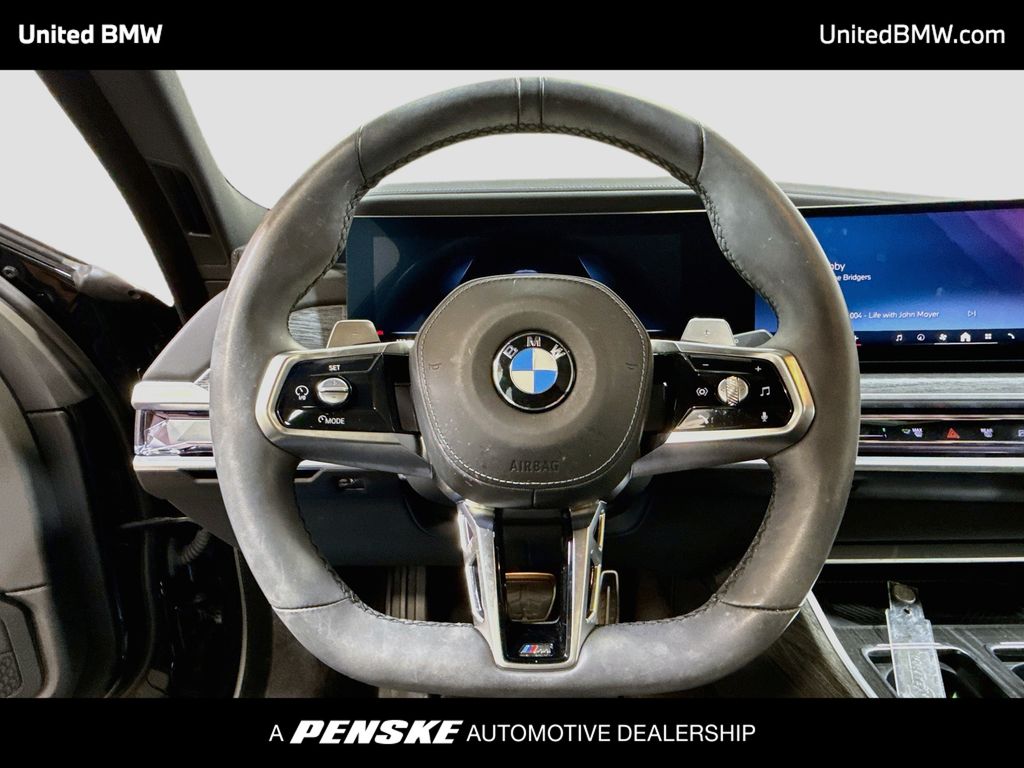 Thumbnail: 2025 BMW 7 Series - 13