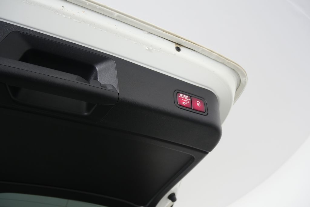 Thumbnail: 2018 Mercedes-Benz GLE - 18