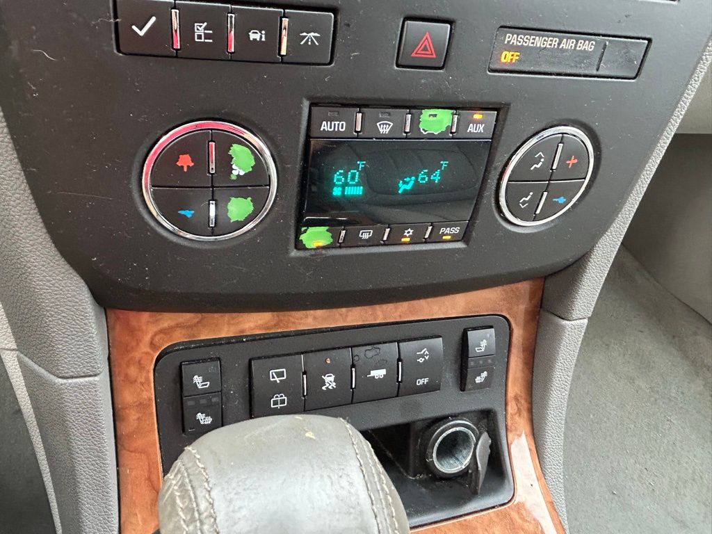 Thumbnail: 2008 Buick Enclave - 26
