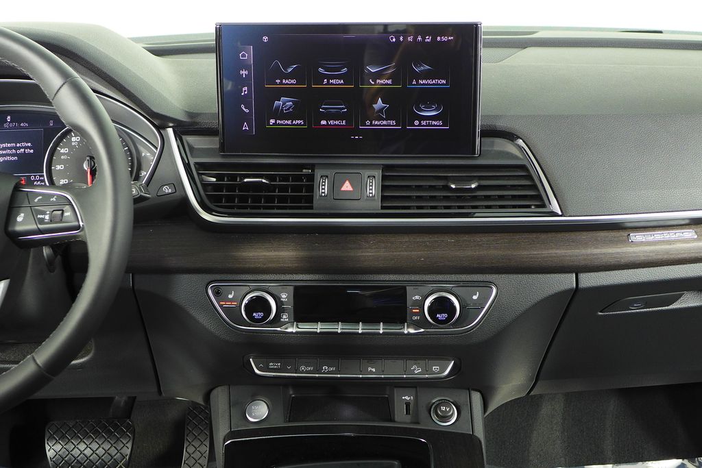 Thumbnail: 2023 Audi Q5 - 25