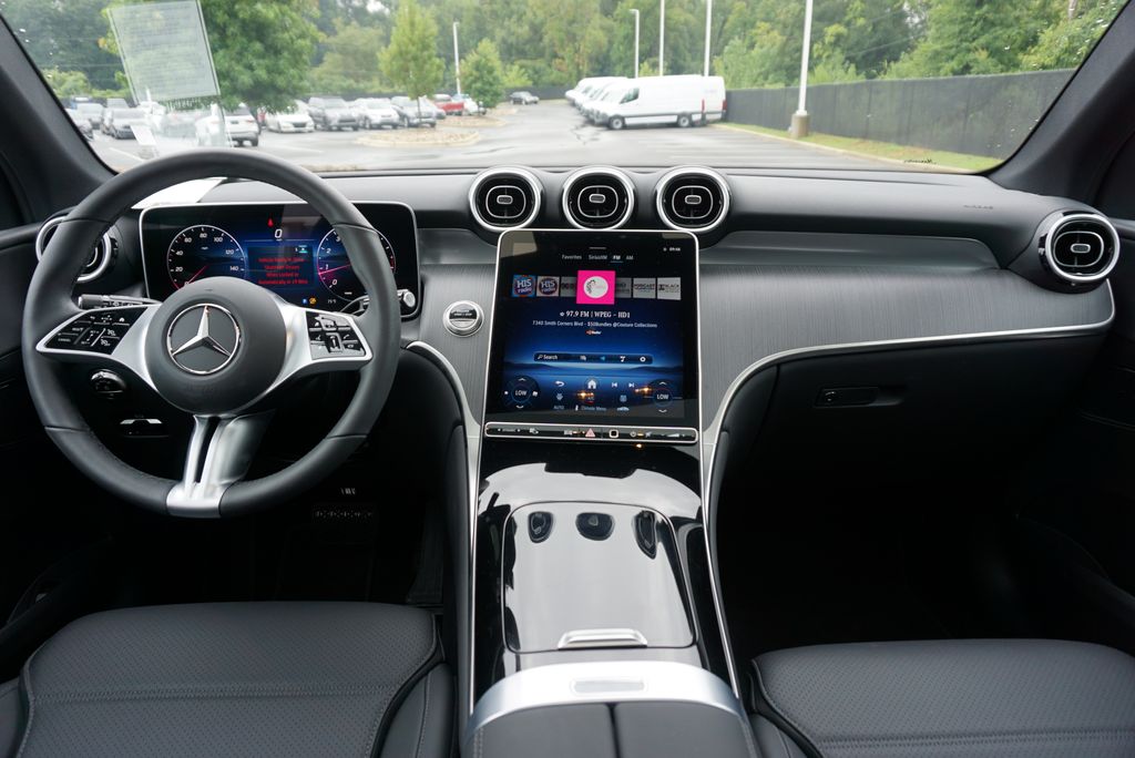 Thumbnail: 2025 Mercedes-Benz GLC - 17