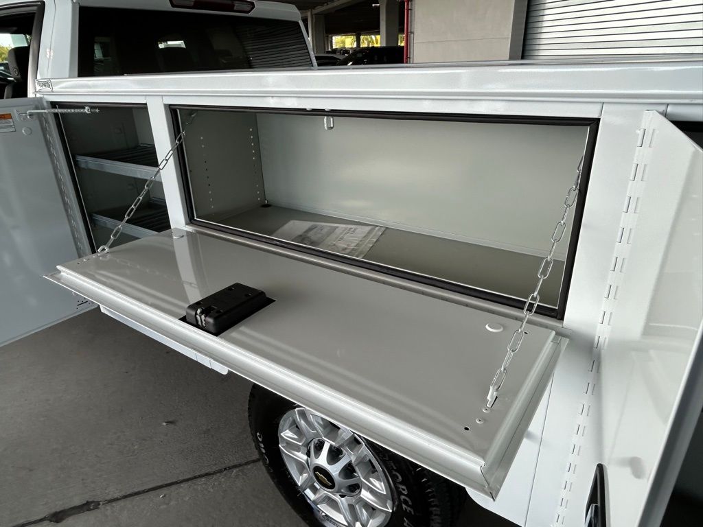 New 2026 Summit White Chevrolet Work Truck image 26