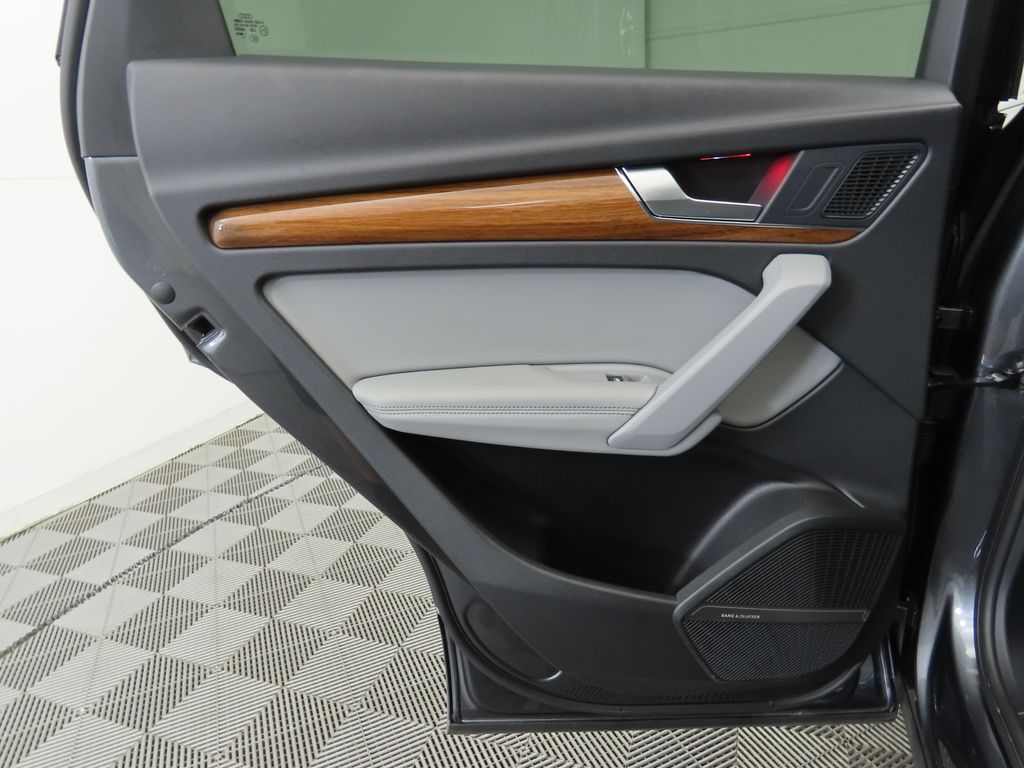 2022 Audi Q5 e Premium 26