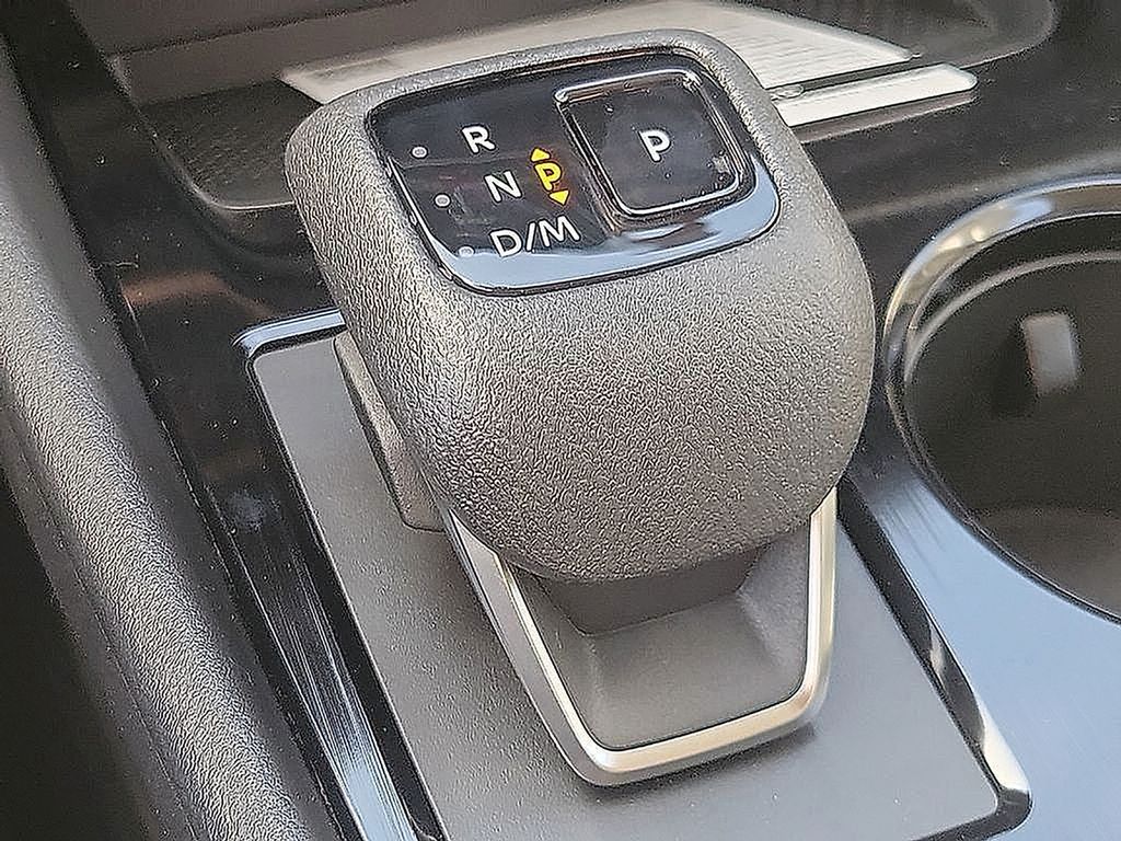2025 Nissan Rogue SV 8