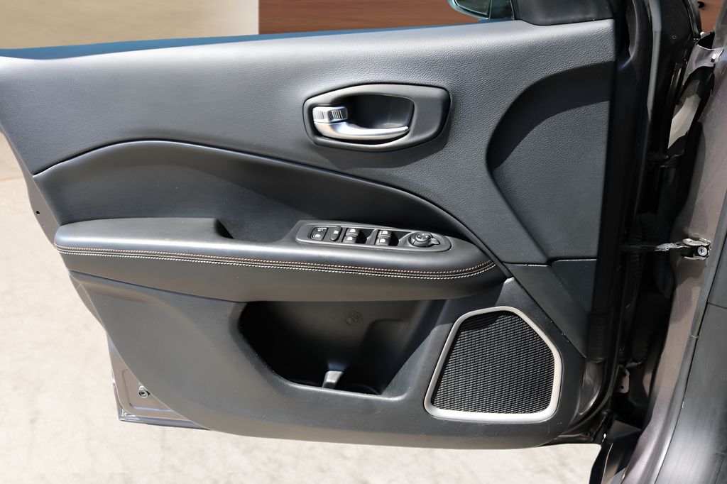 Used 2021 Gray Jeep Latitude image 11