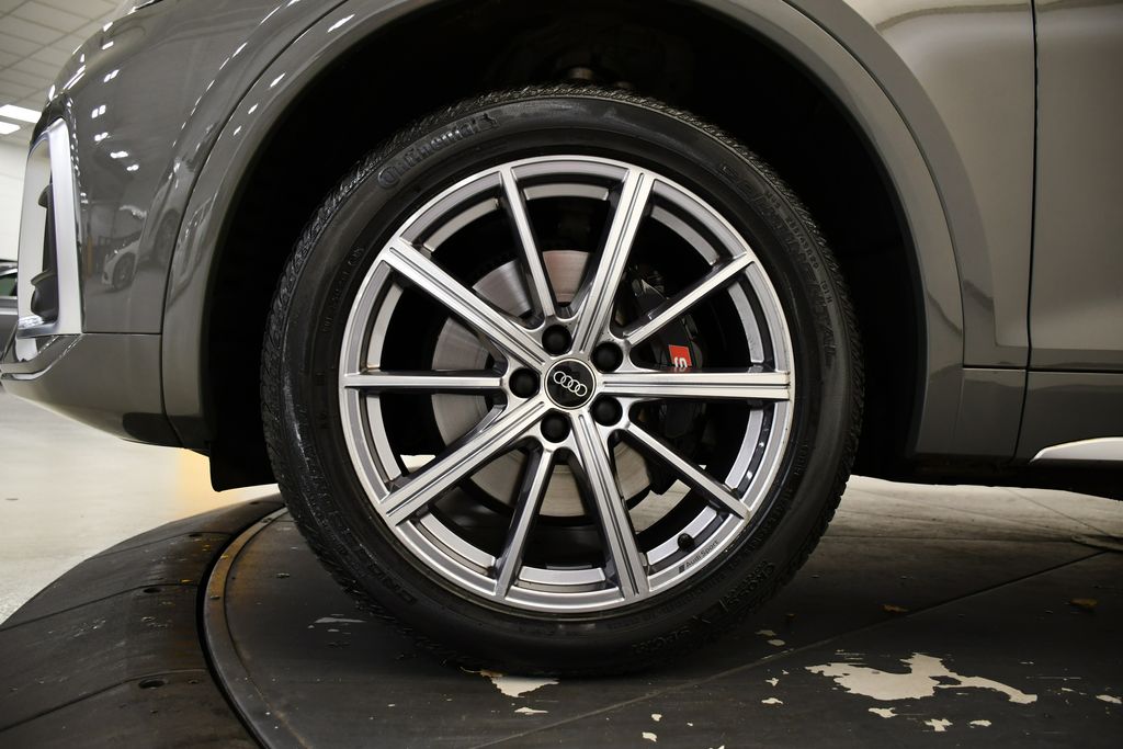 Thumbnail: 2023 Audi SQ5 - 12