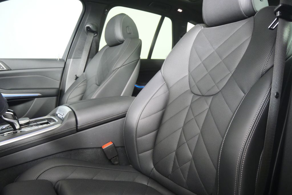 Thumbnail: 2023 BMW X5 - 10