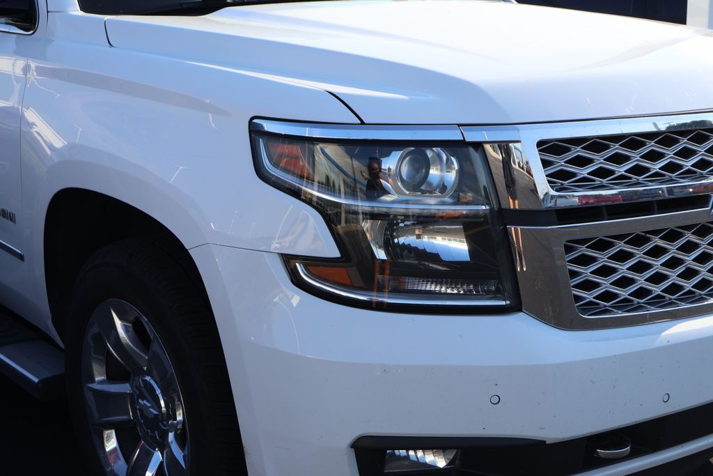 Thumbnail: 2019 Chevrolet Suburban - 4