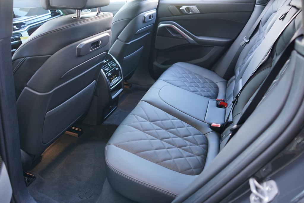 Thumbnail: 2026 BMW X6 - 20