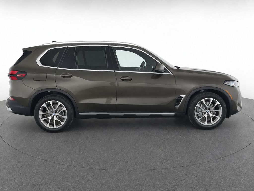 Thumbnail: 2026 BMW X5 - 2