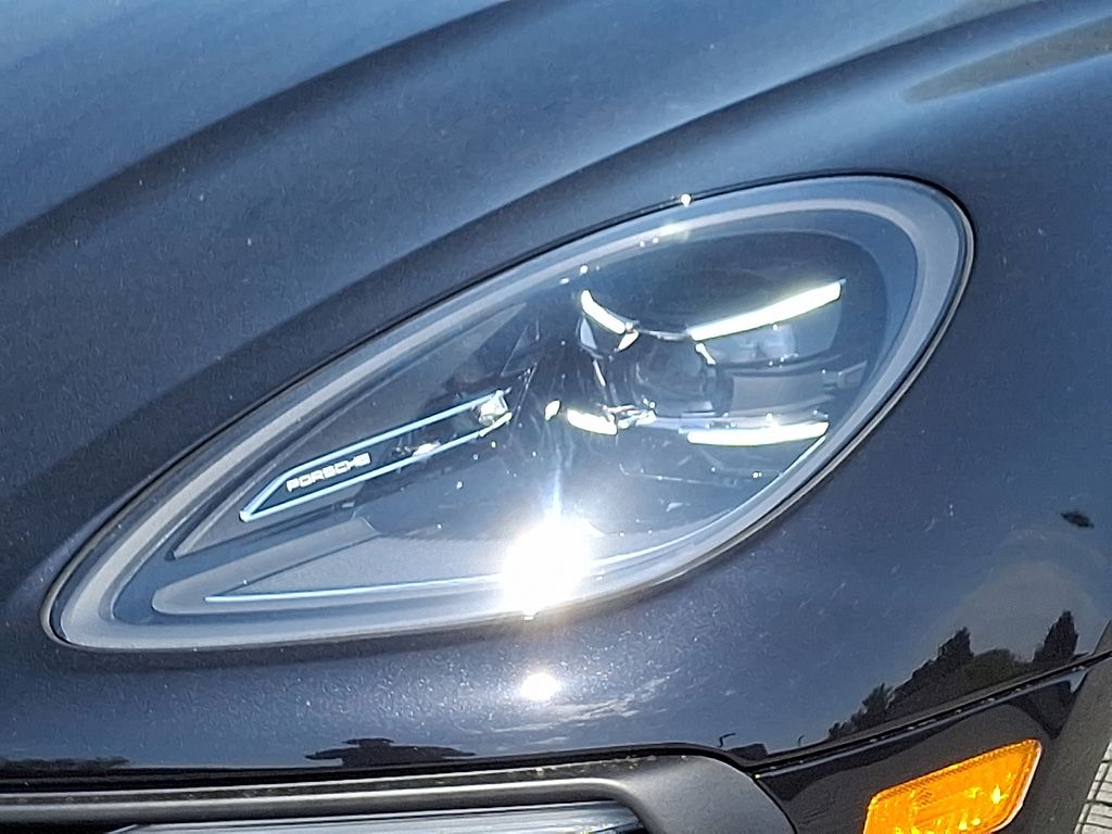 Thumbnail: 2026 Porsche Macan - 11