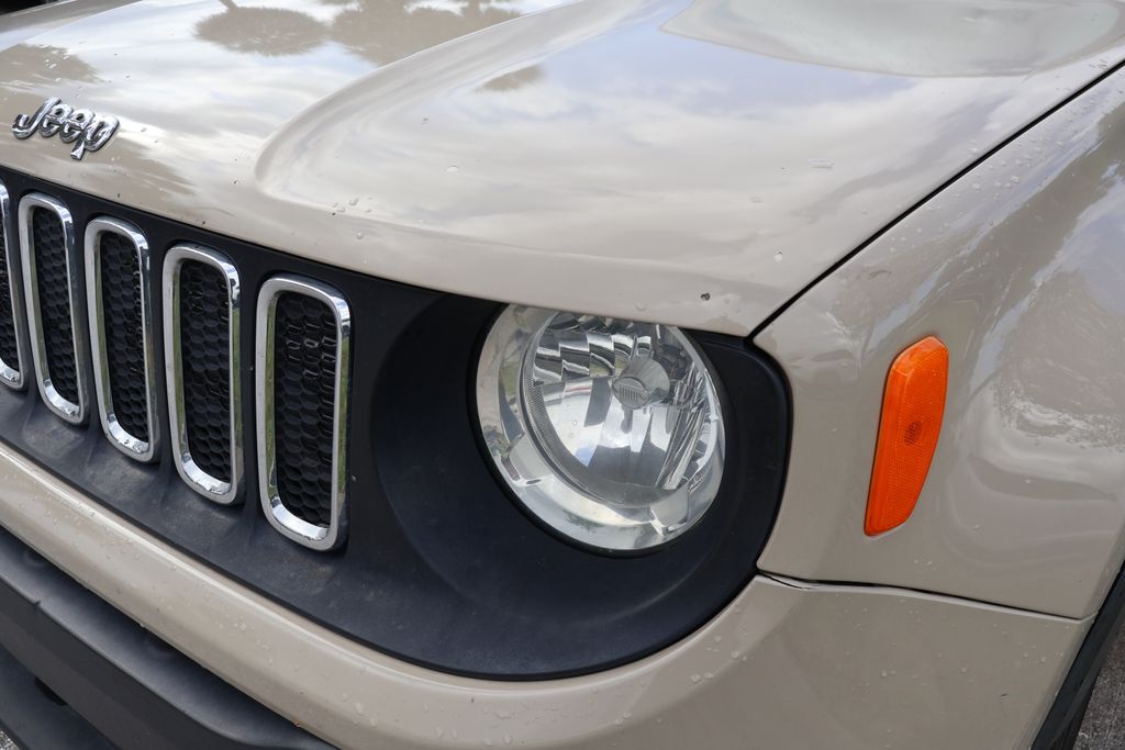 Thumbnail: 2015 Jeep Renegade - 3