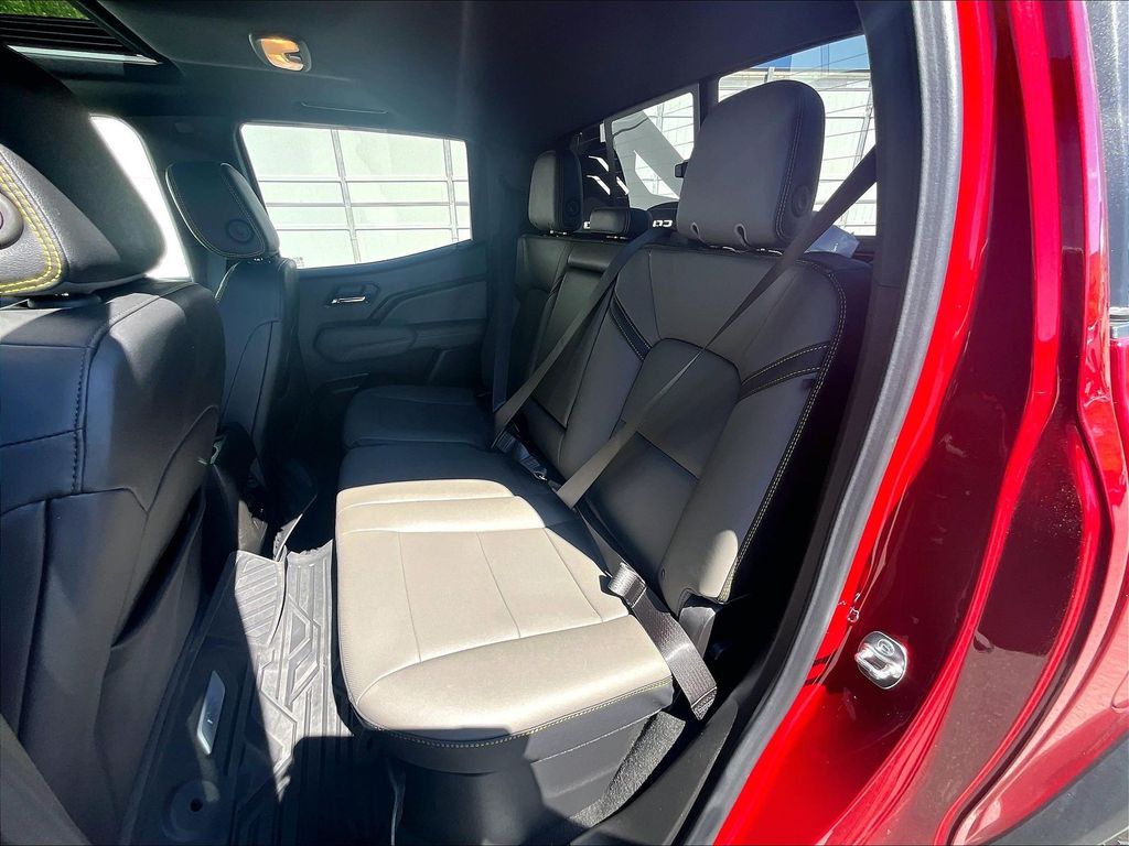 2026 Chevrolet Colorado — photo 15