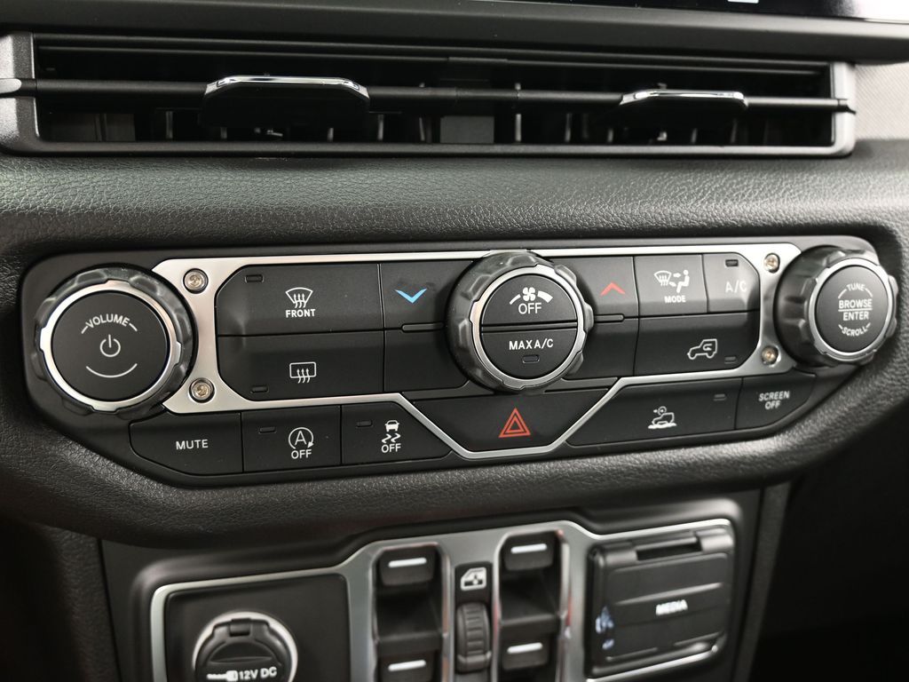 New 2026 anvil clearcoat Jeep Sport image 19