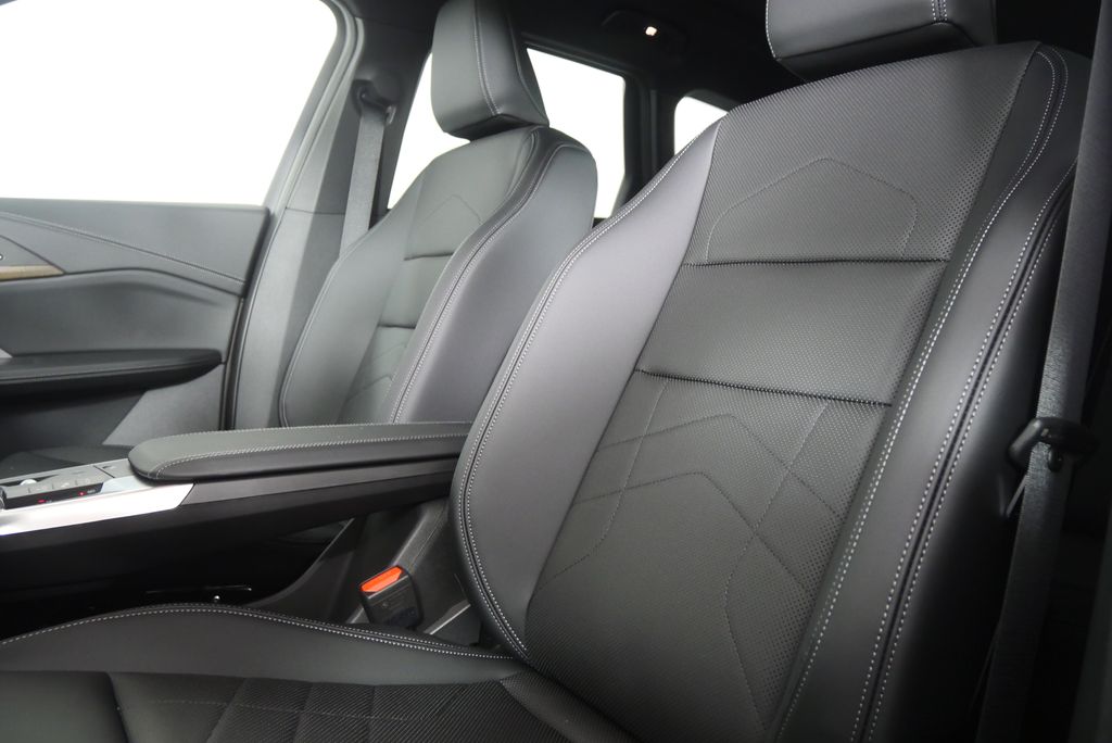 Thumbnail: 2026 BMW X1 - 10