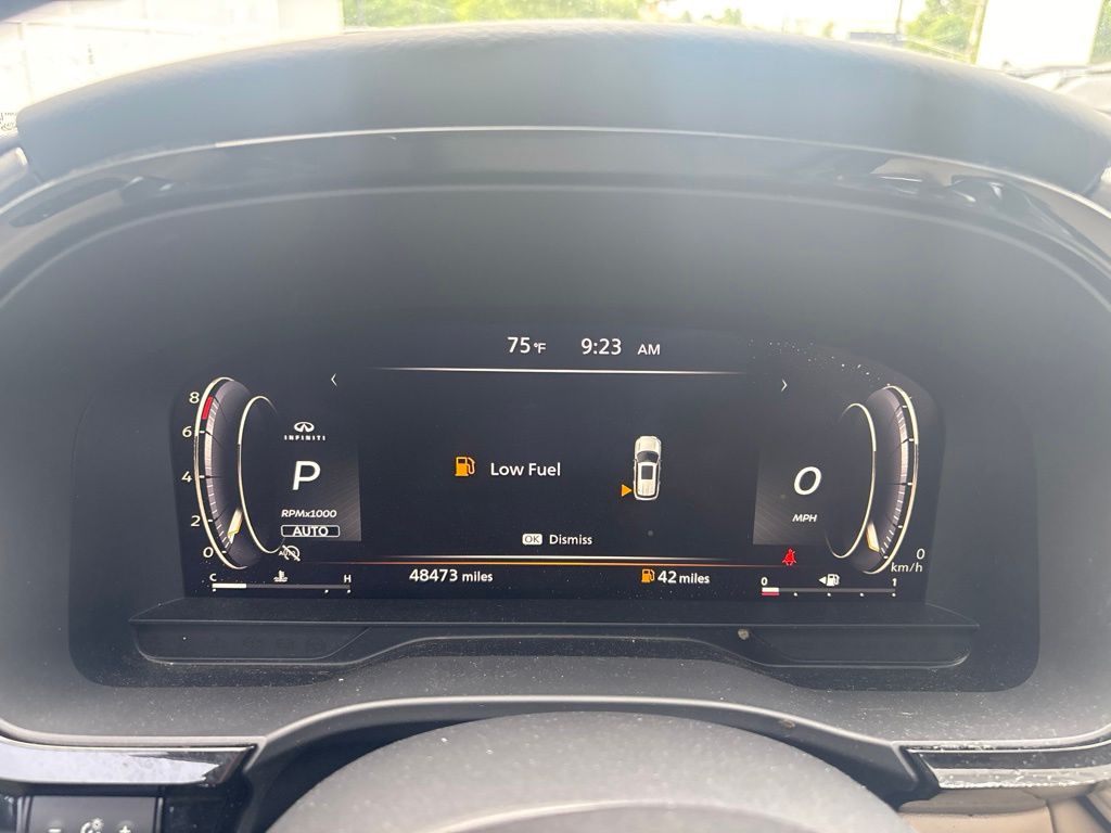 Used 2023 Gray INFINITI LUXE image 18