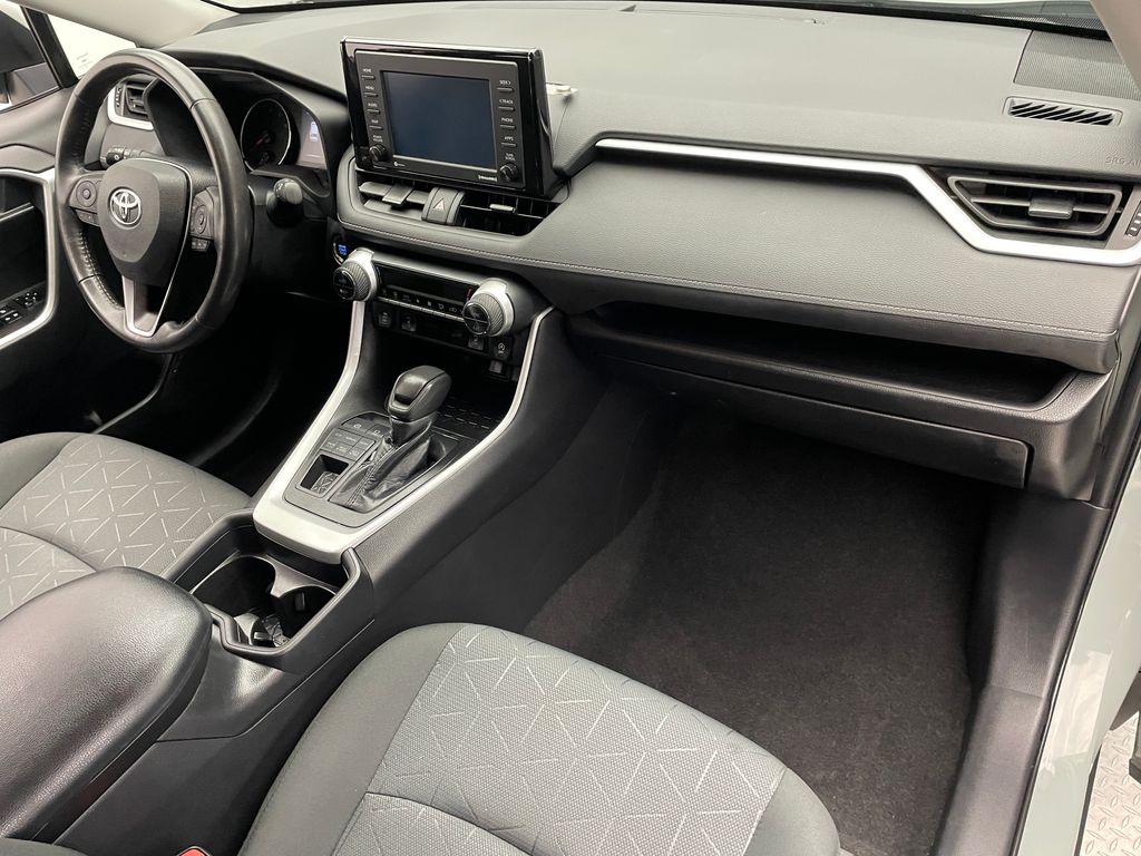 Thumbnail: 2021 Toyota RAV4 - 16