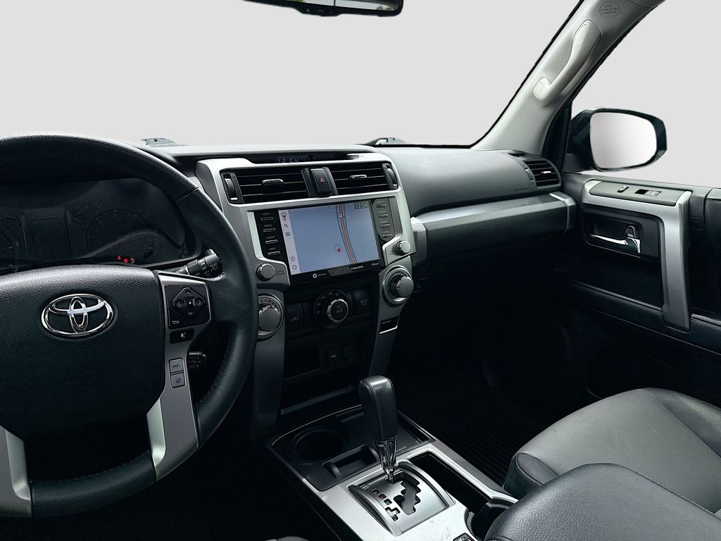 2022 Toyota 4Runner SR5 24