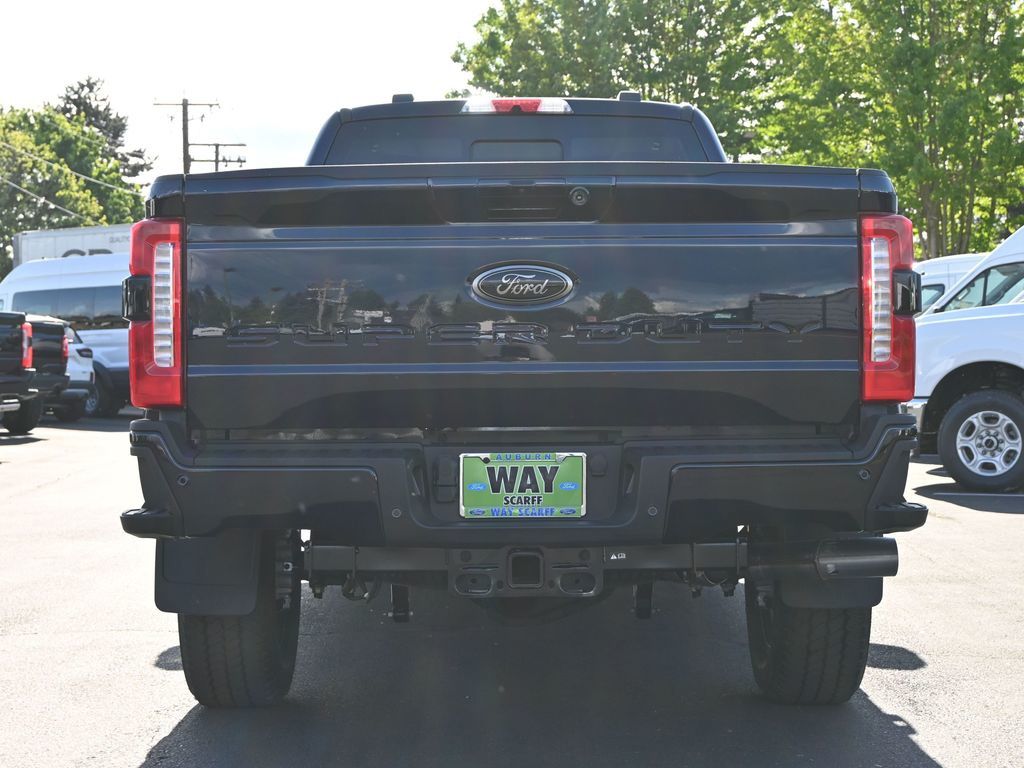 2025 Ford F-350 Super Duty LARIAT