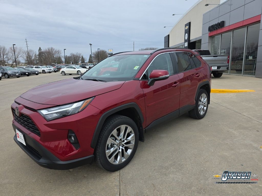 View vehicle photo 4