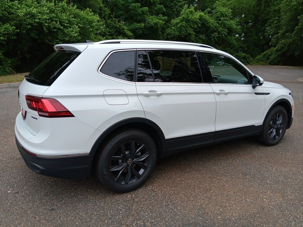 2024 Volkswagen Tiguan 2.0T SE 5