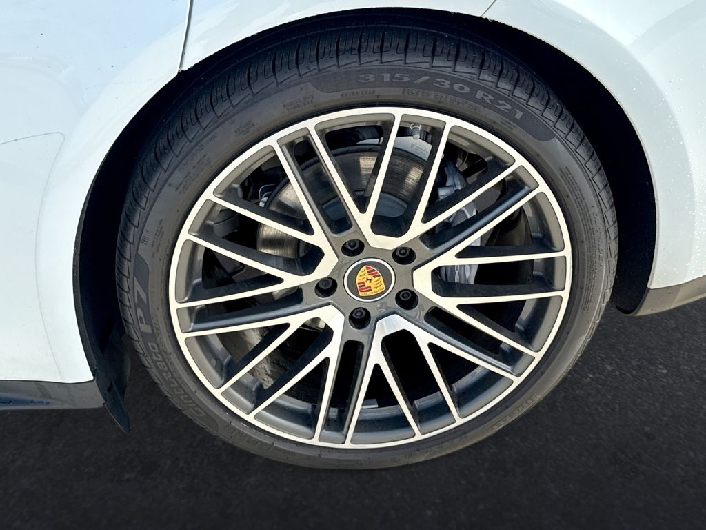 Thumbnail: 2022 Porsche Panamera - 31