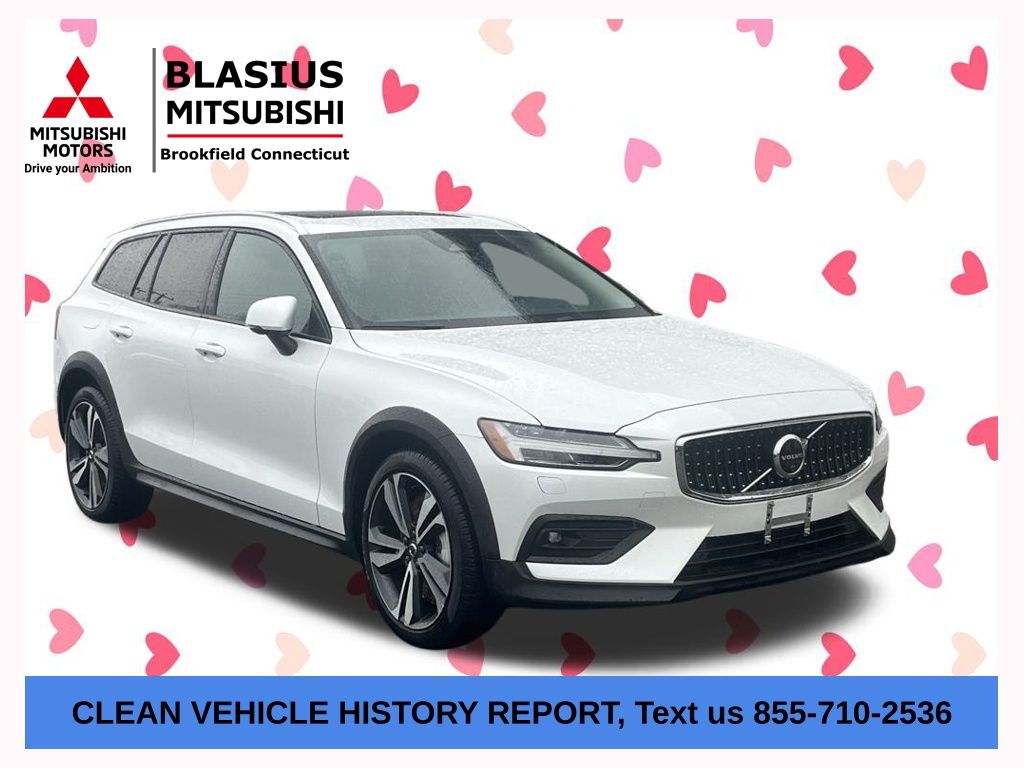 2025 Volvo V60 Cross Country B5 Plus AWD