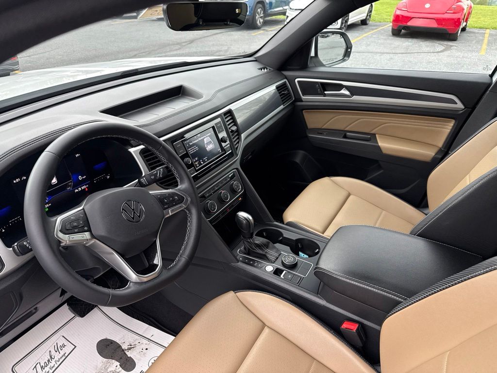 2023 Volkswagen Atlas Cross Sport 2.0T SE White at Sutliff Volkswagen