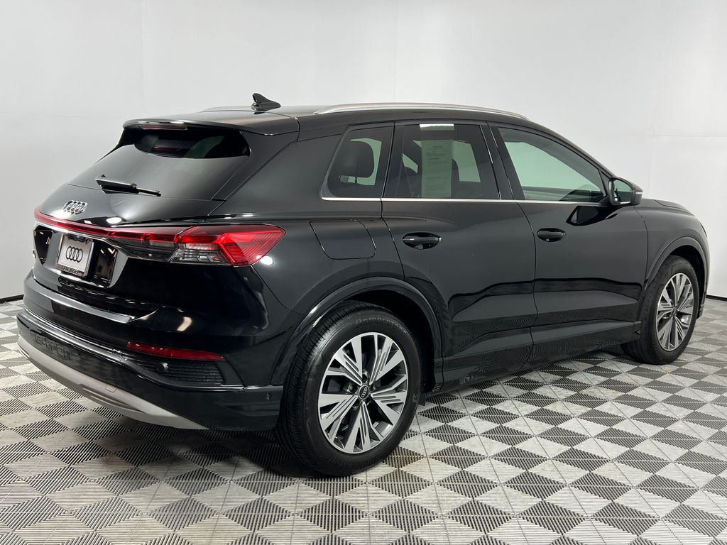 Thumbnail: 2023 Audi Q4 e-tron - 5