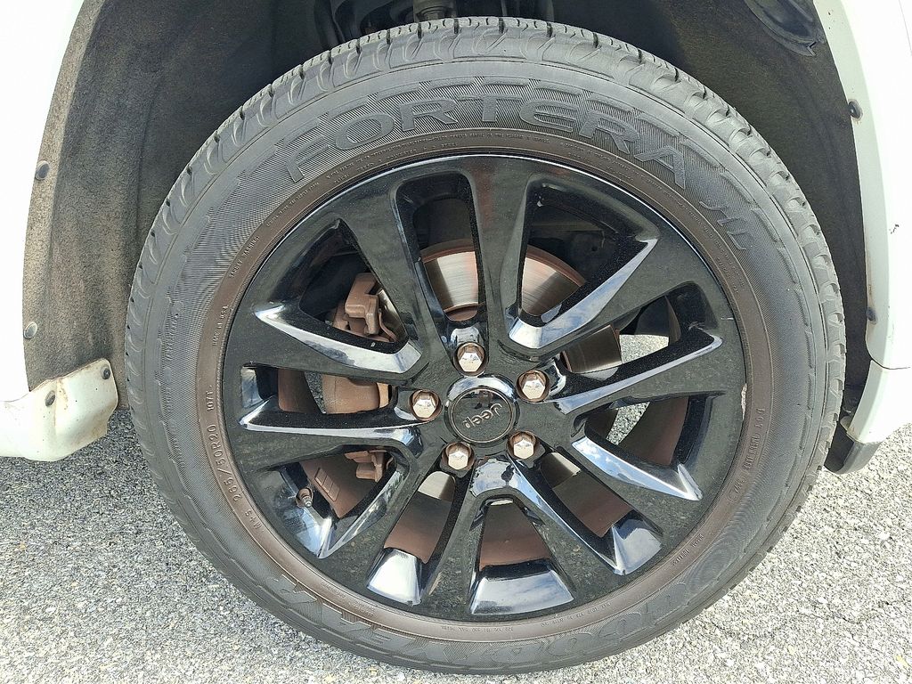 2017 Jeep Grand Cherokee — photo 9