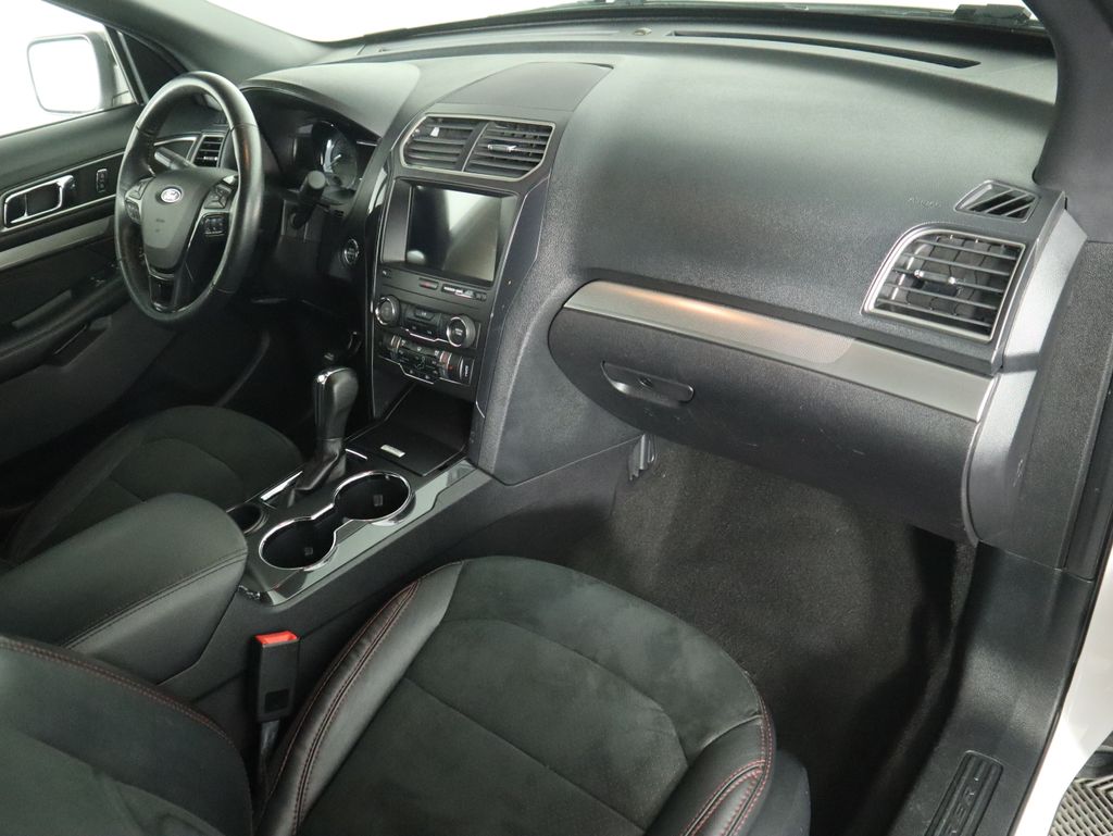 Thumbnail: 2019 Ford Explorer - 17