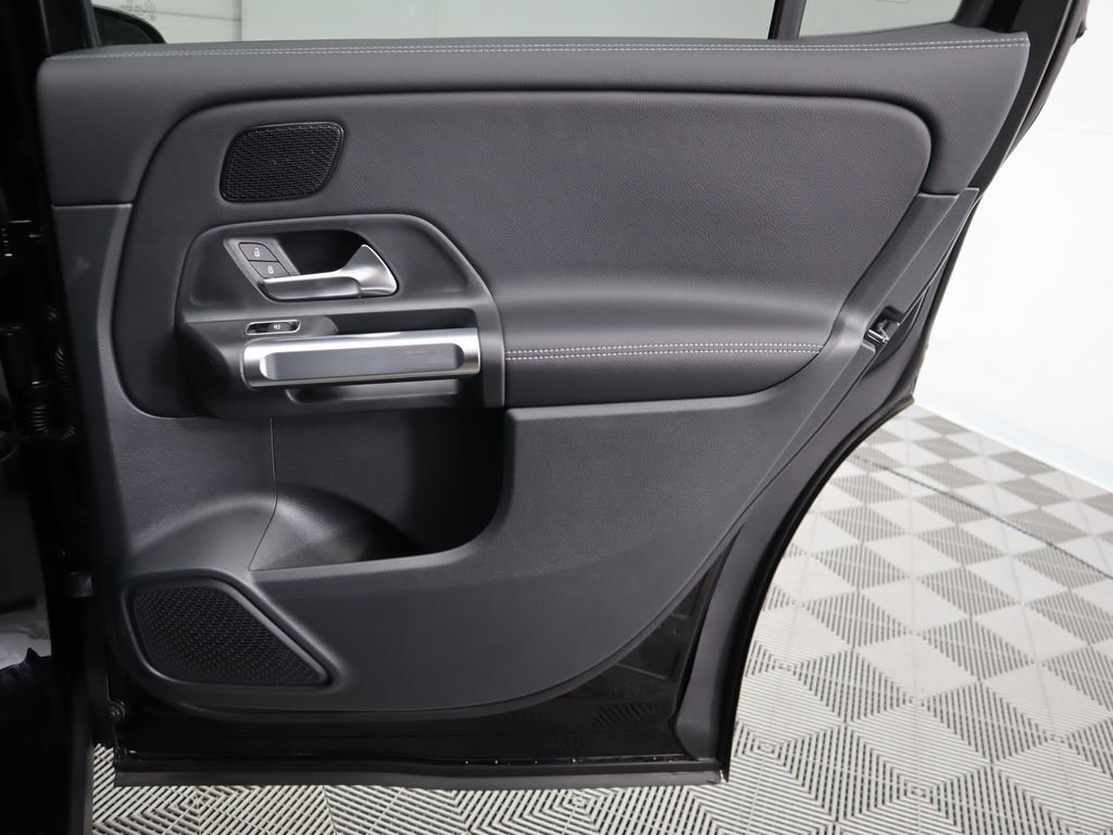 Thumbnail: 2025 Mercedes-Benz GLB - 28