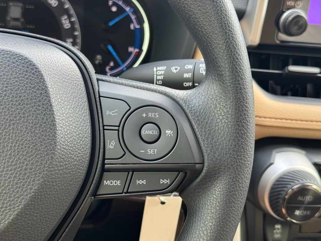 2025 Toyota RAV4 Hybrid LE photo 20