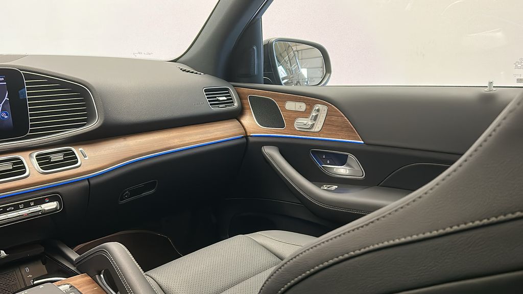 2025 Mercedes-Benz GLE 450 25