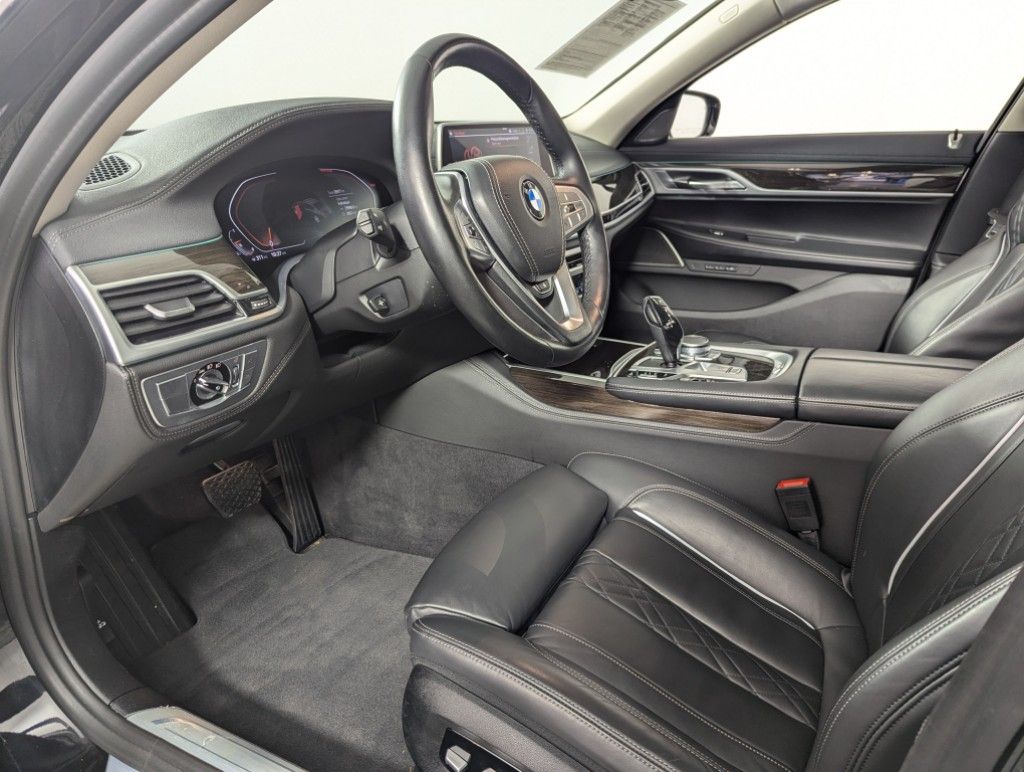 2022 BMW 7-Series 740i xDrive photo