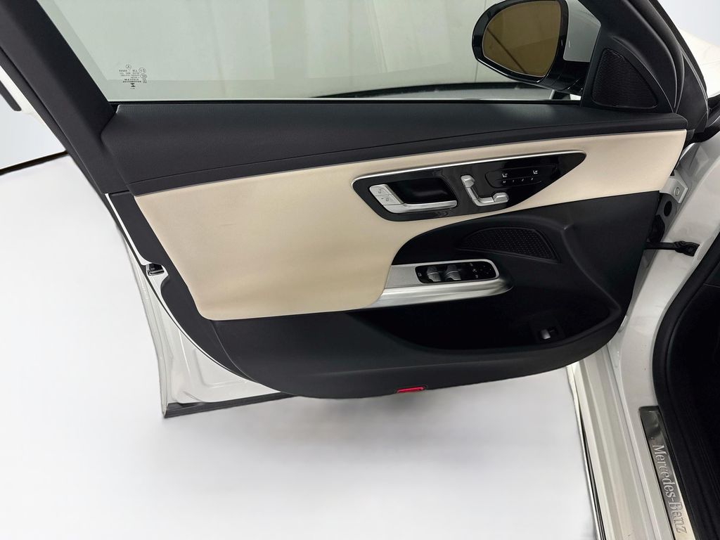 Thumbnail: 2025 Mercedes-Benz E-Class - 24