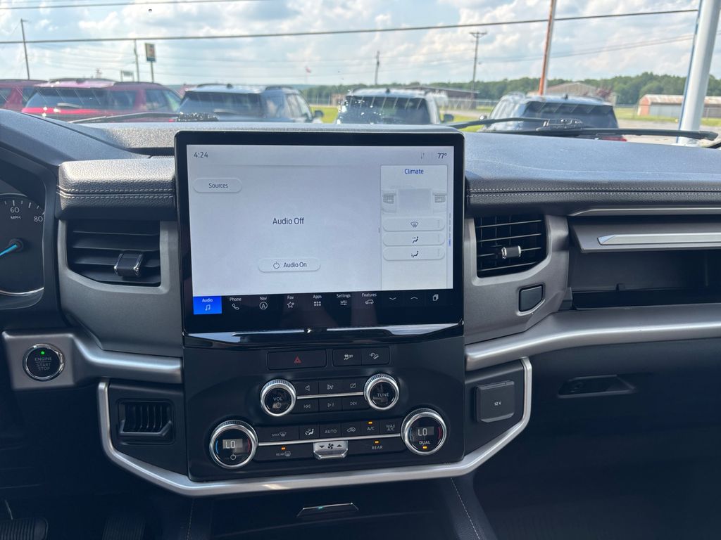 2022 Ford Expedition XLT Green at Grove City Ford