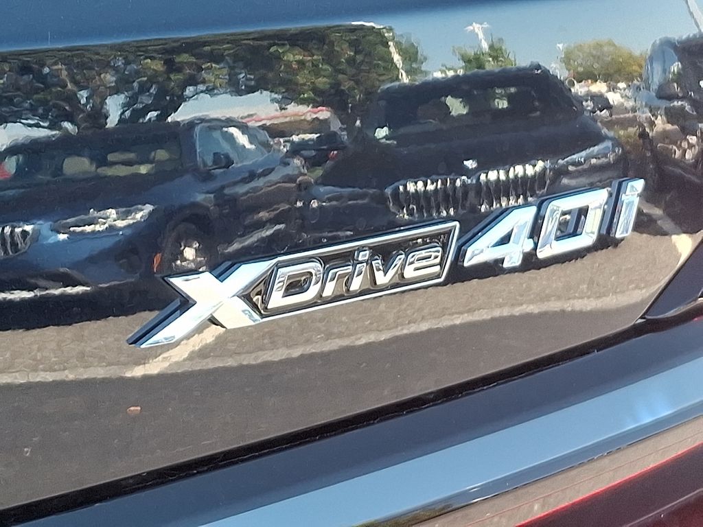 Thumbnail: 2026 BMW X7 - 12