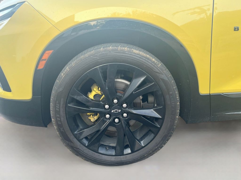 Used 2022 Yellow Chevrolet RS image 32
