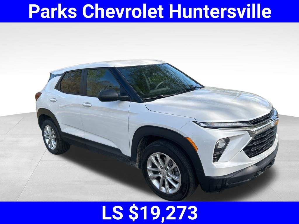 White (Iridescent Pearl Tricoat) 2024 Chevrolet Trailblazer LS FWD SUV / Crossover Front-Wheel Drive Continuously Variable Transmission