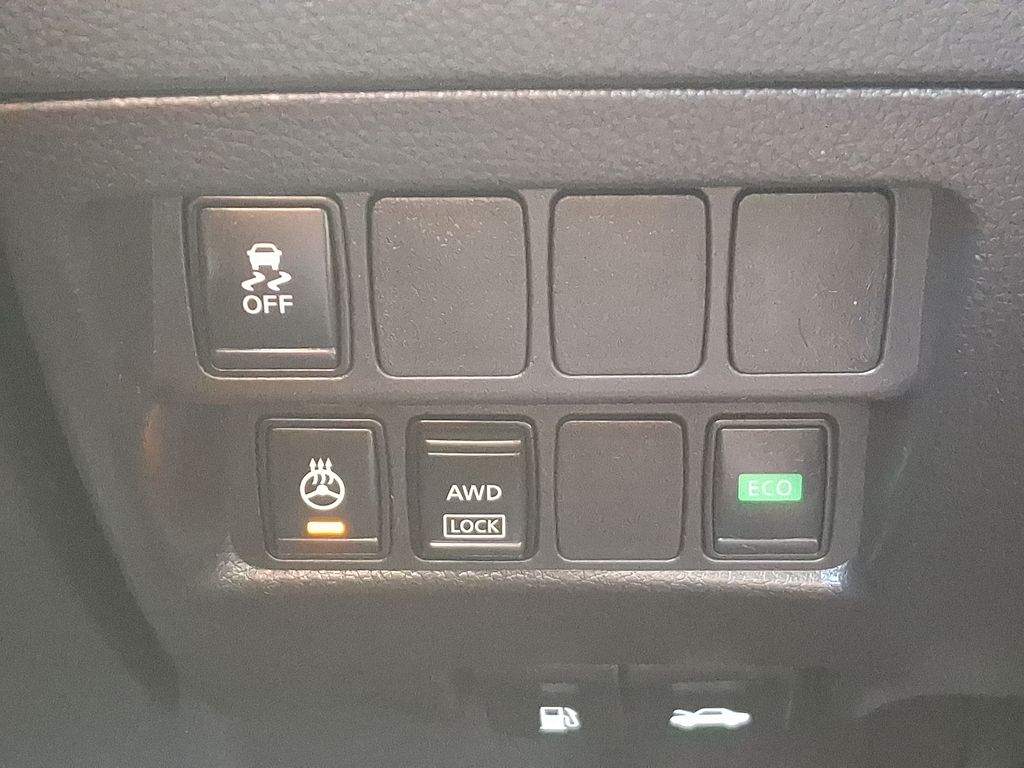 2018 Nissan Rogue Sport SL 23