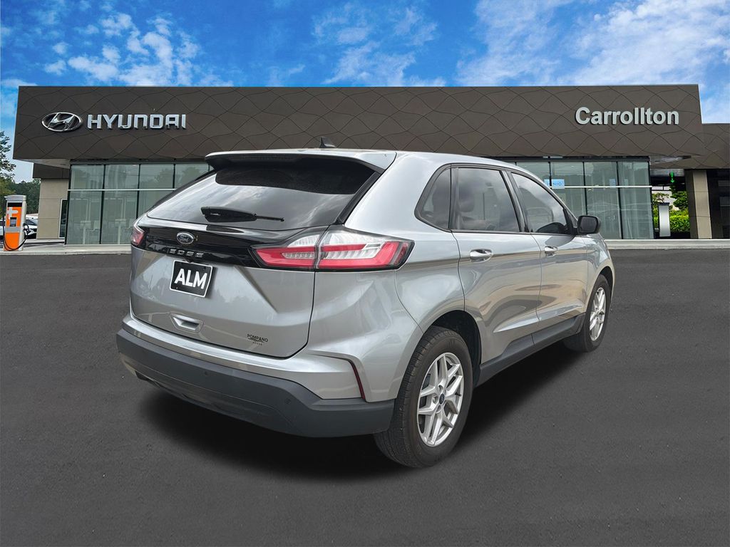 Used 2021 Silver Ford SE image 5