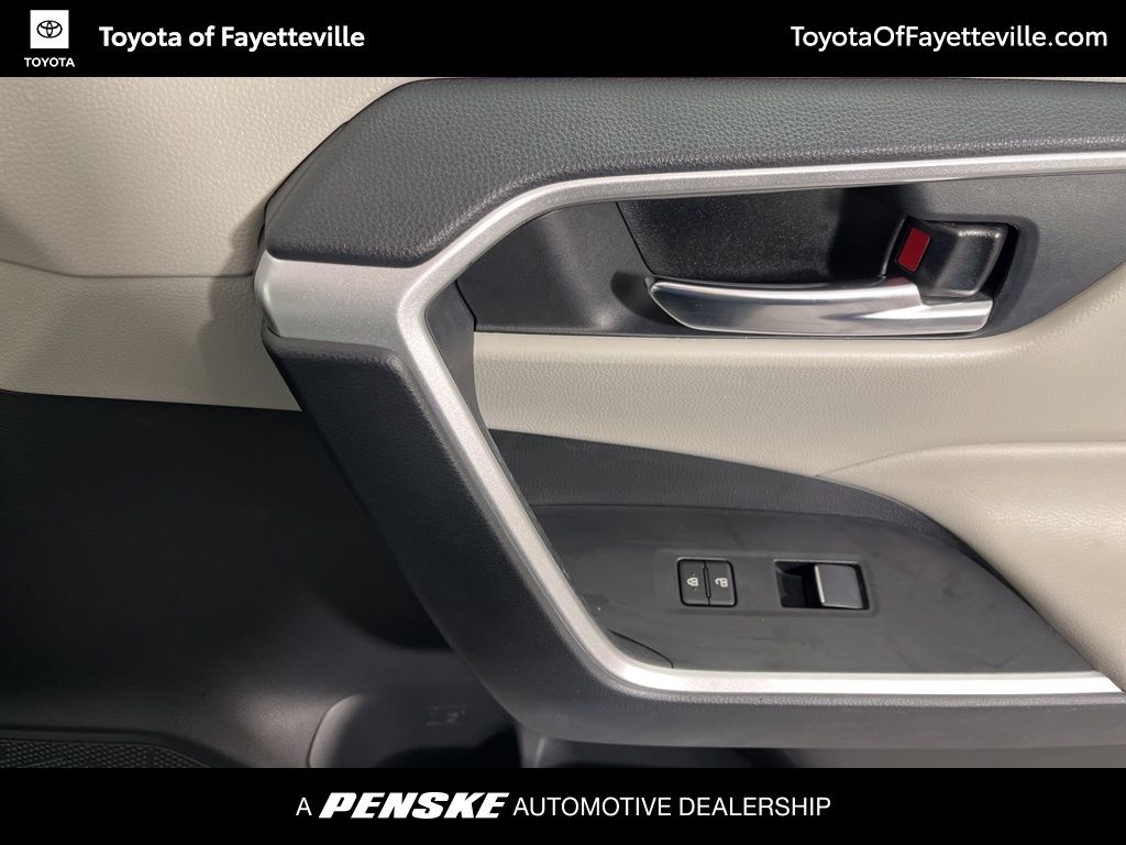 Thumbnail: 2021 Toyota RAV4 - 21