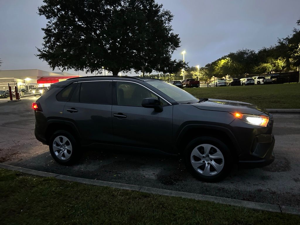 Thumbnail: 2019 Toyota RAV4 - 7