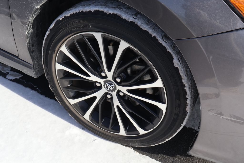 Thumbnail: 2020 Toyota Camry - 5