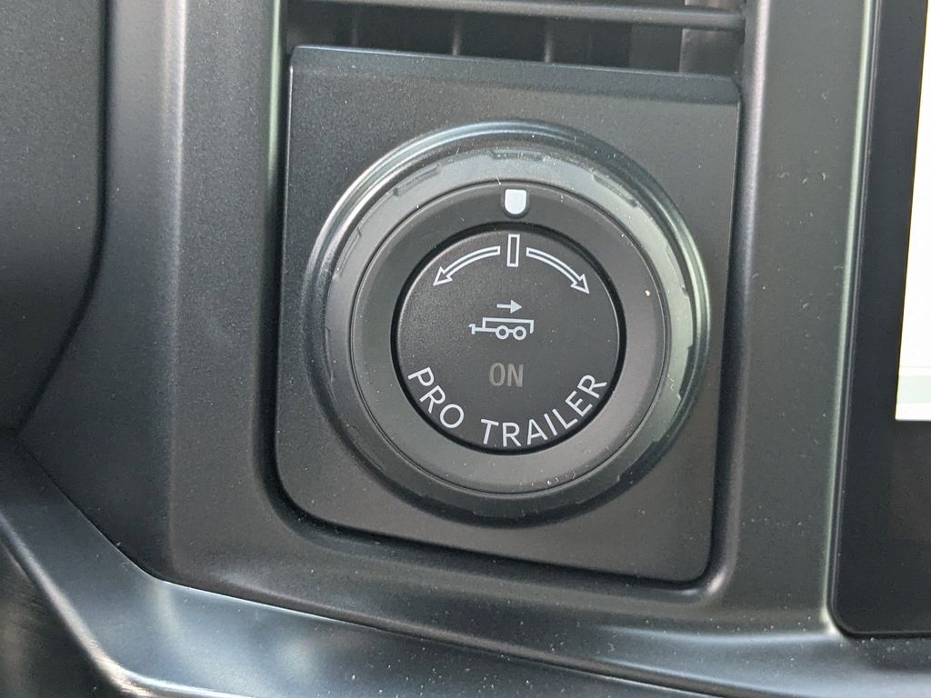 2025 Ford F-250 Black Widow