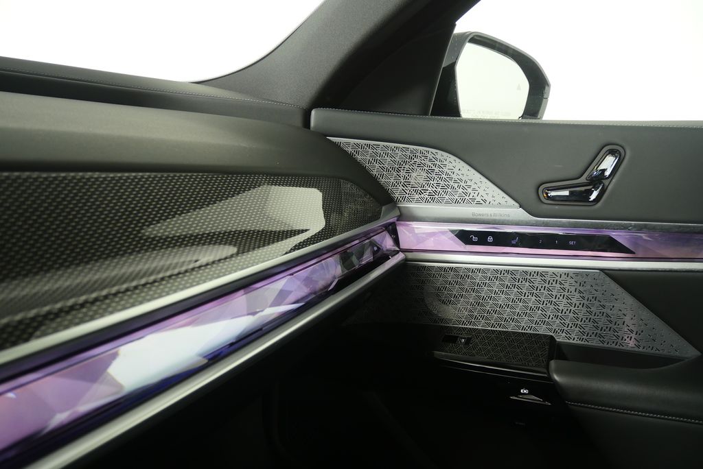 Thumbnail: 2023 BMW 7 Series - 32