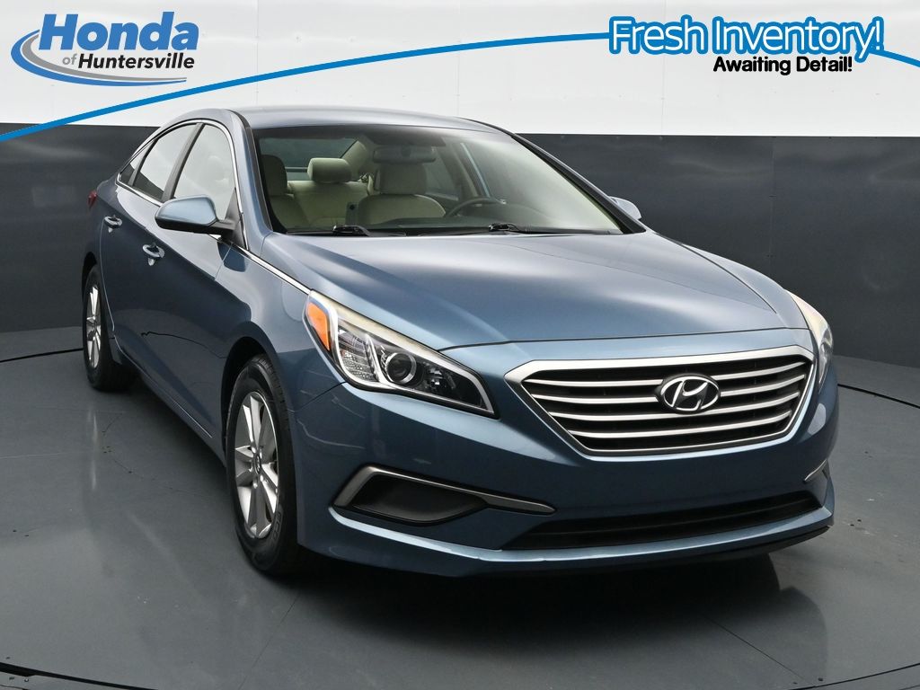 Nouveau Blue 2017 Hyundai Sonata Sedan Front-Wheel Drive 6-Speed Automatic